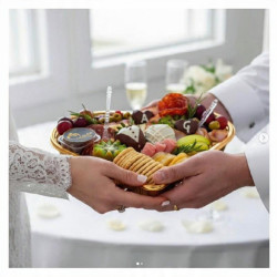 Corazón Gourmet de Charcutería | Regalo de Lujo con Fresas y Quesos