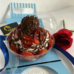 Copa de Fresas Tentación con Chocolate y Rosa | Regalo Individual de Lujo