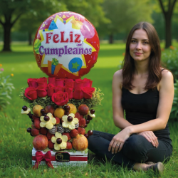 Arreglo de Cumpleaños: Frutas, Rosas y Globo | Regalo Sorpresa