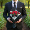 Bouquet Gentleman: Rosas Rojas con Empaque tipo Tuxedo